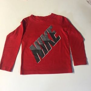 Boys size 4 Nike long sleeve T-shirt